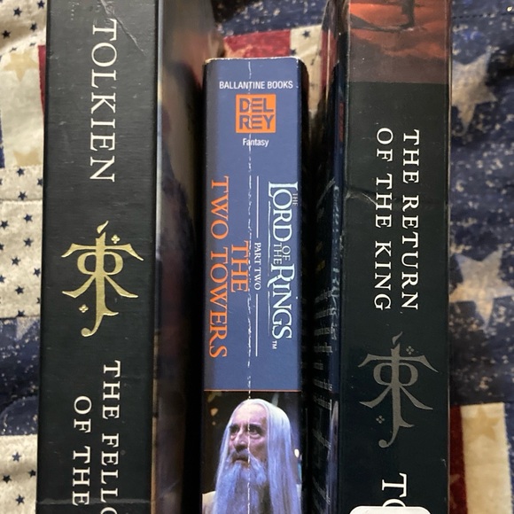 3 books by JRR Tolkien. Fellowship of the ring, two towers return of the king - Picture 4 of 13